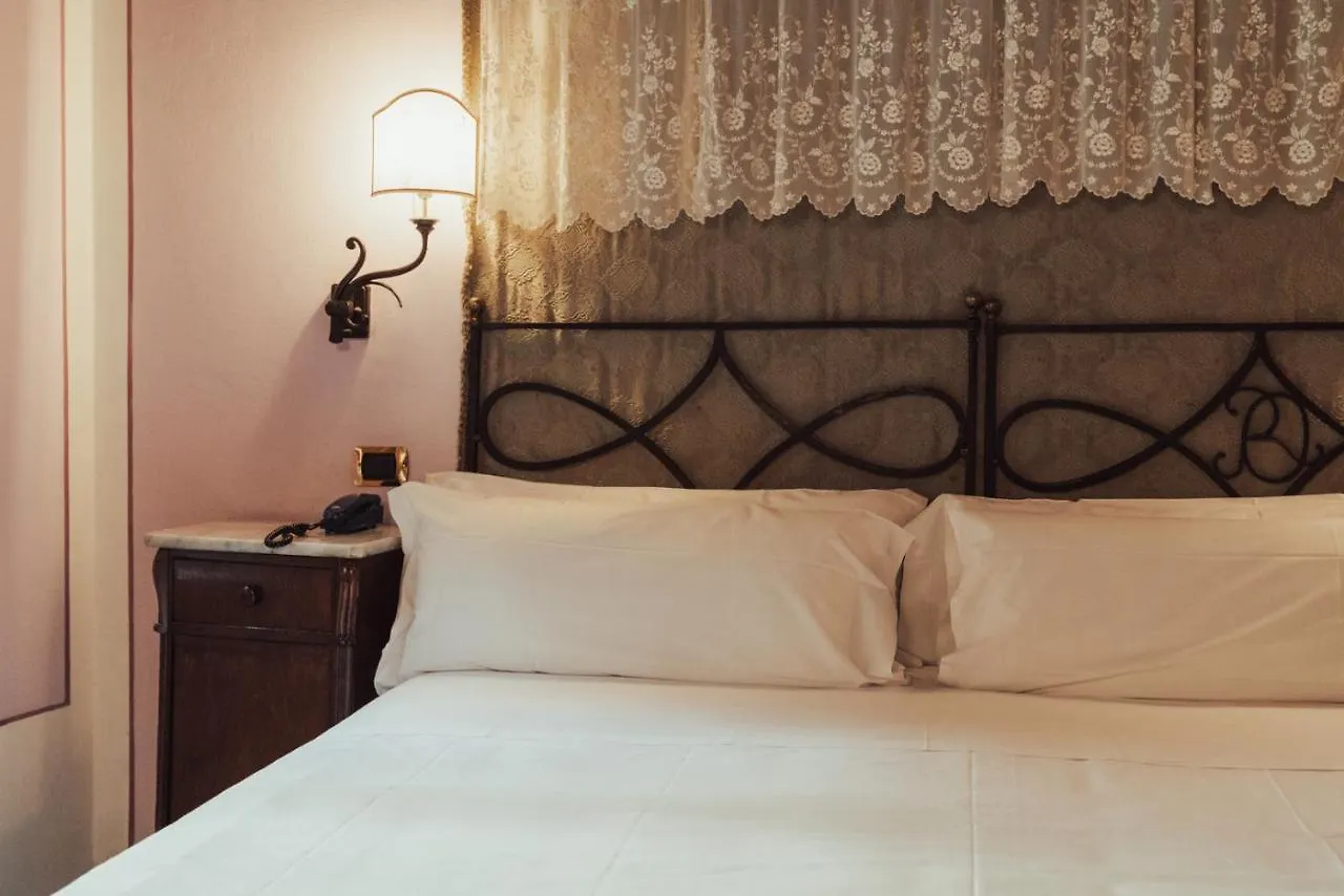 II Guelfo Bianco Hotel Florence 3*,  Italy